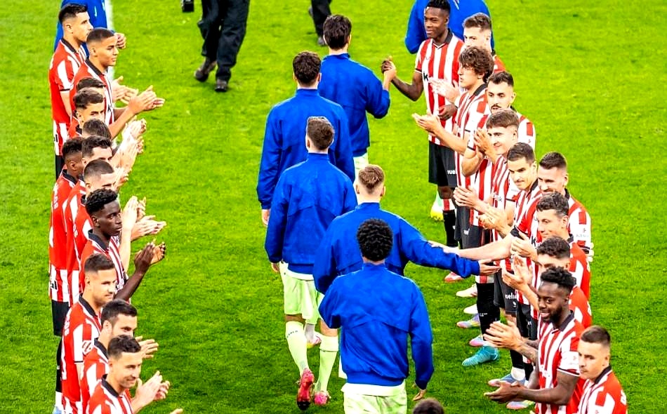 瑞士队观众热烈欢呼！，梅西迎来十二赛季出色发挥引发球迷热议