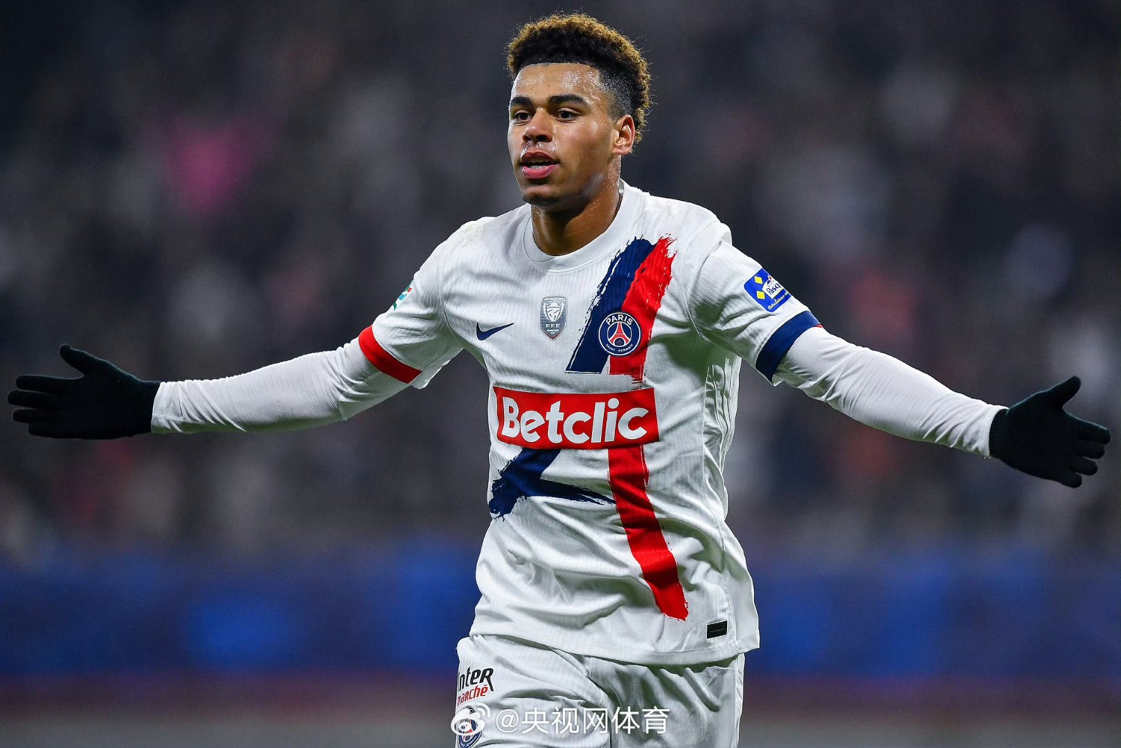 法国杯赛程吃紧；辽宁本钢关键时刻再遭质疑；球迷炸锅；年轻球员得到机会