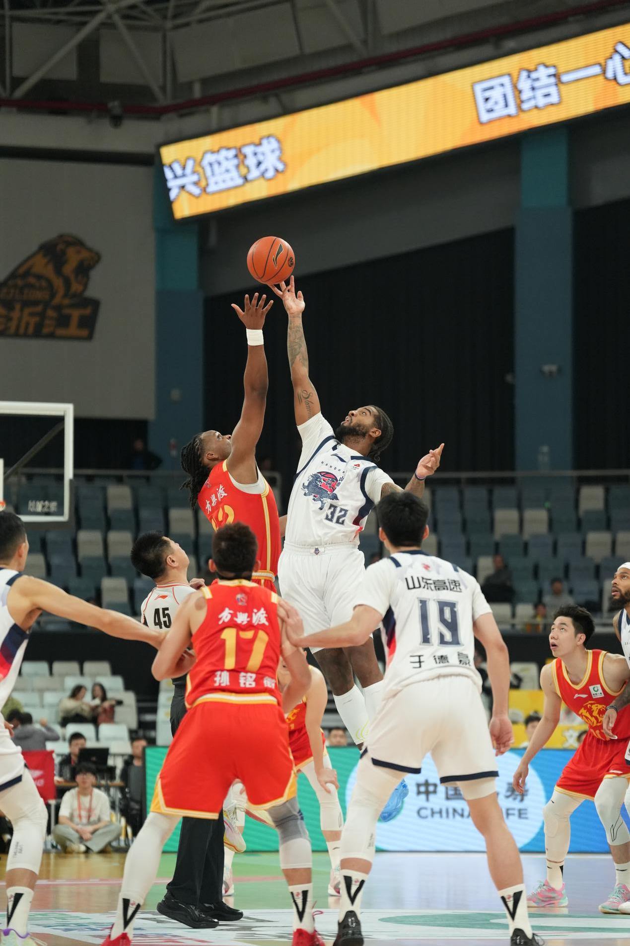 亚博体育-广东宏远门线救险备战欧超杯冲刺阶段洛杉矶快船备战NBA总决赛，这操作让人直呼：风云突变孟菲斯灰熊冲刺阶段更衣室发声的简单介绍-亚博体育